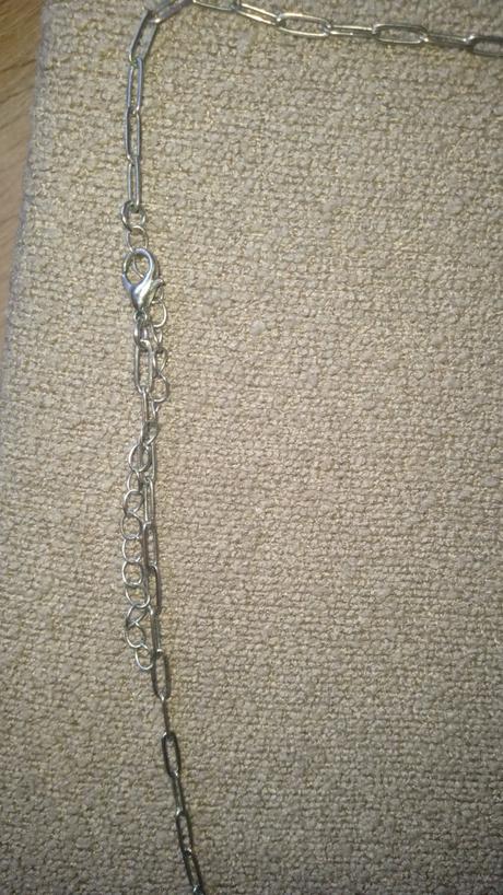 Strieborný náhrdelník, sinsay