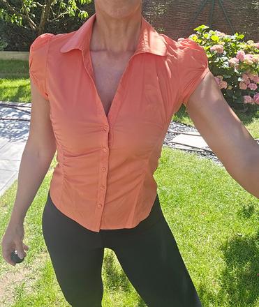 Oranžová resp. koralovoružová košeľa s krátkym ruk, s