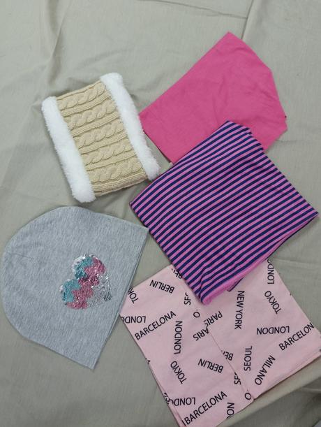 Set dievčenské nakrcniky a čapica, 