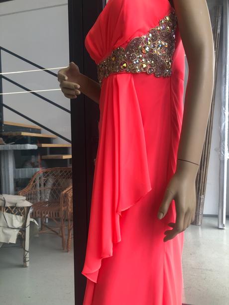 Spoločenské šaty planet paris, 40