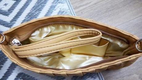 Makkučká koženková kabelka s odnímateľným trakom, 