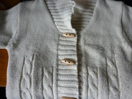 Dievčenský svetrík s opaskom, 134