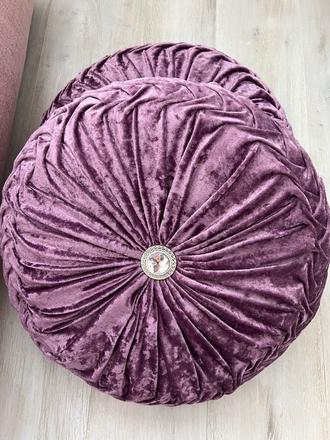 Krásne fialové zamatové vankúše 47 cm, 