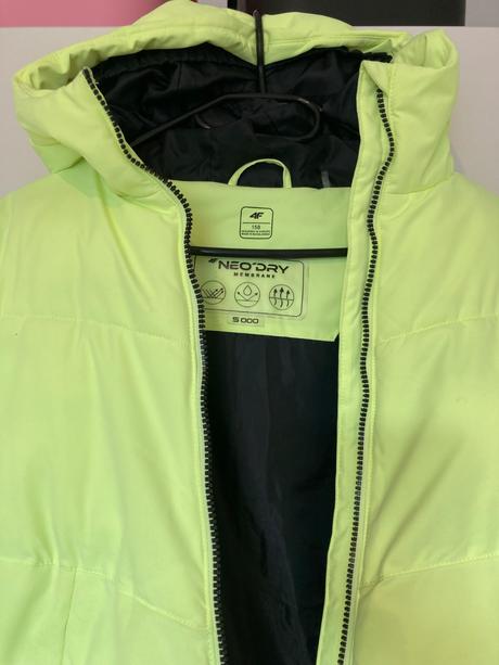 Lyziarska vetrovka, 158