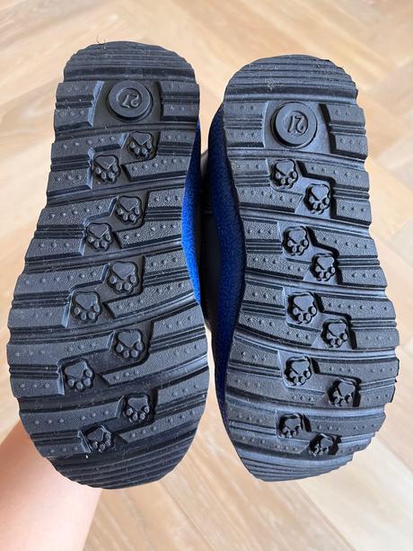 Snehule garvalin, 27