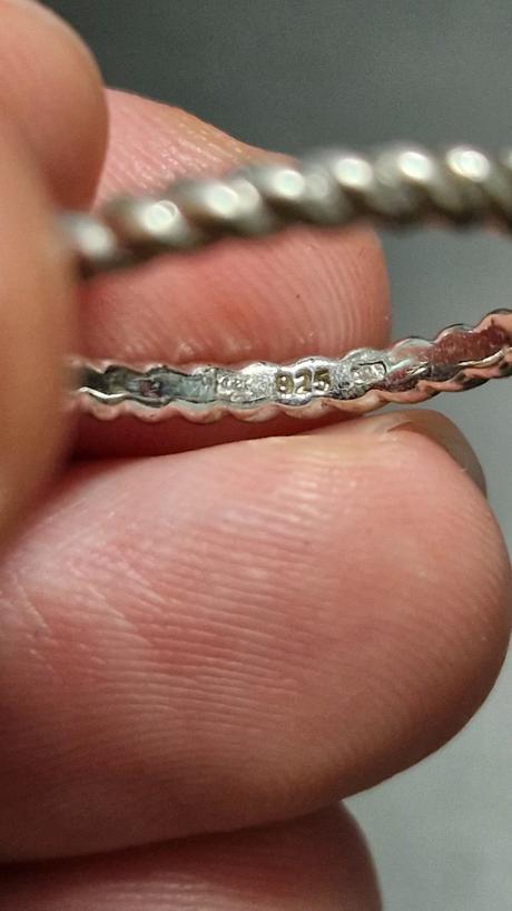 Strieborný prsteň s modrým kryštálovým srdiečkom, 