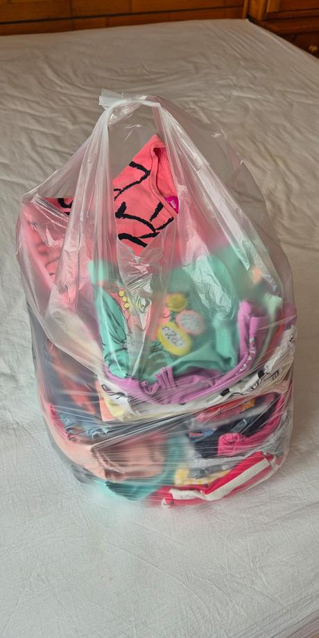 Balík dievčenského oblečenia 110/116, 104–116