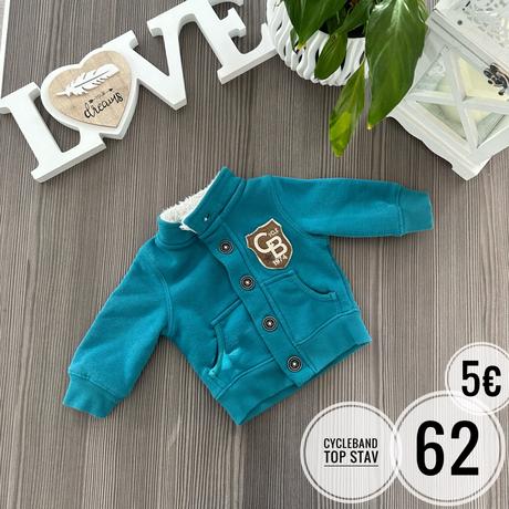 Hrubší svetrík, 62