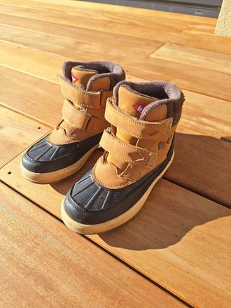 Krásne topánky, lee cooper,31