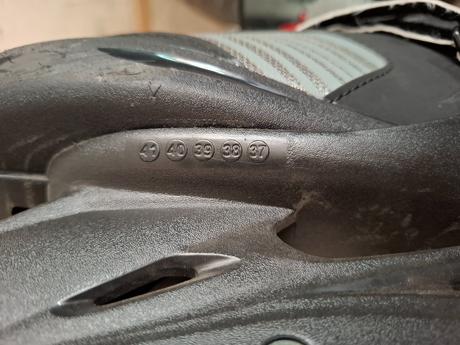 Kolieskove korcule 37-41, crivit,39