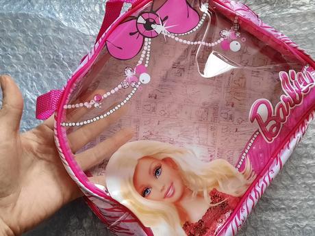 Barbie kabelka pre dievča, nie bábiky,