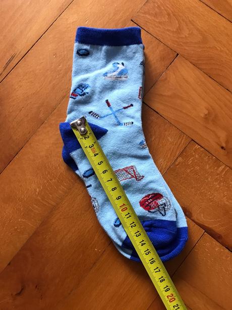 Ponožky s hokejovým motívom, 27