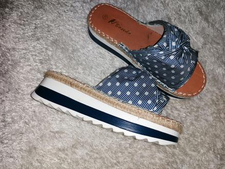 Platformové šlapky, 38