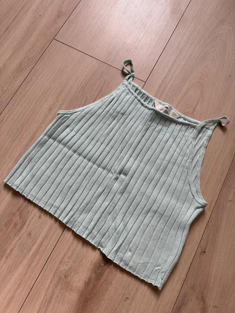 Vrubkovany top, h&m,146