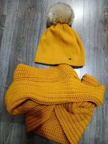 Čiapka+sal, tommy hilfiger