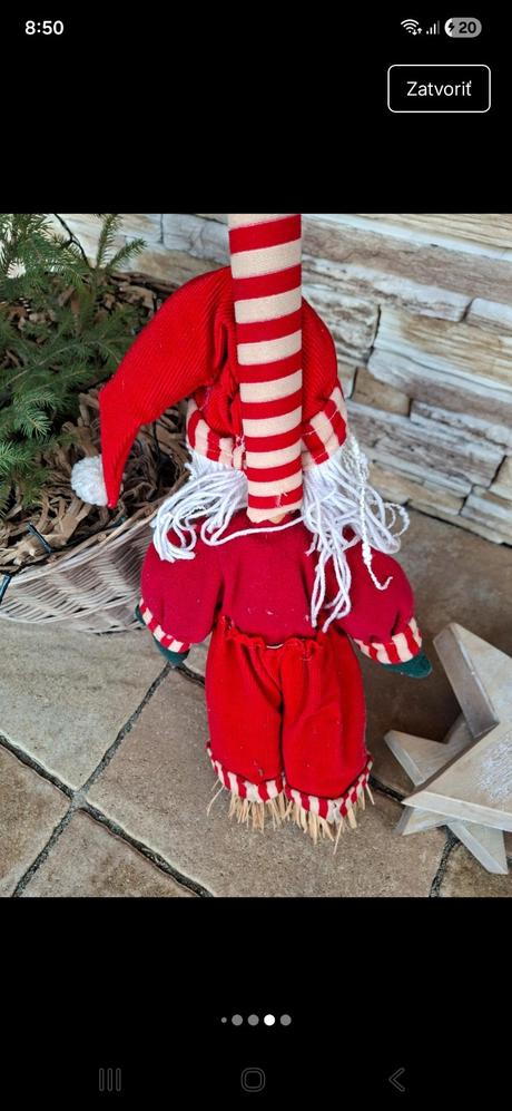 Okrasná vianočna metla k vchodovych dveram a,