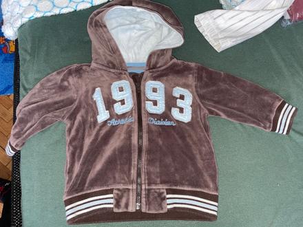 Pekná mikinka s kapucňou 74, l.o.g.g.,74