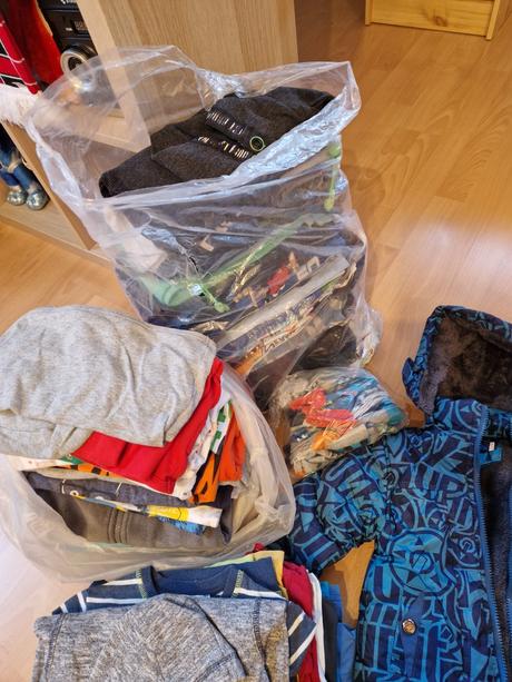 Balík oblečenia, 86–98