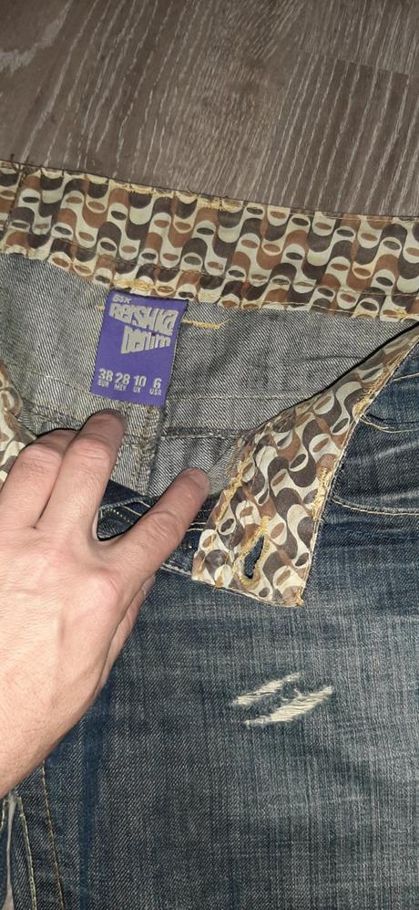 Damske zvoncove rifle, bershka,38