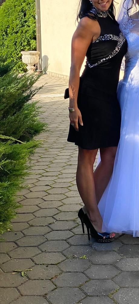 Spoločenské šaty, 36