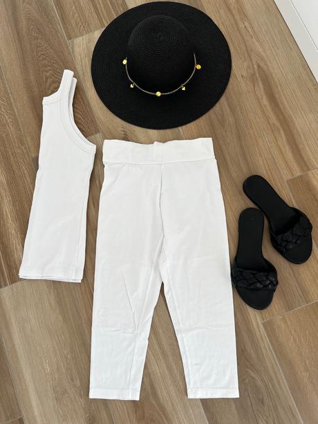 Biele legíny, tezenis,s