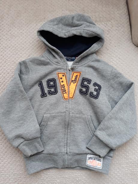 Mikina s kapucnou, 116