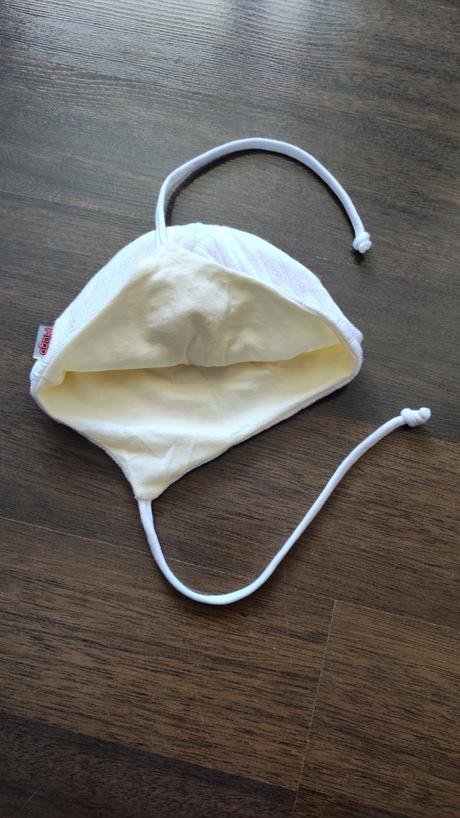 Čiapky, <50