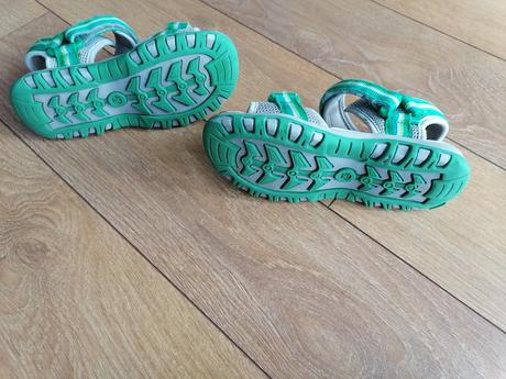 Sandálky, baťa,28