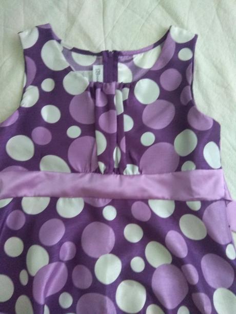 Bodkované fialové šaty, m