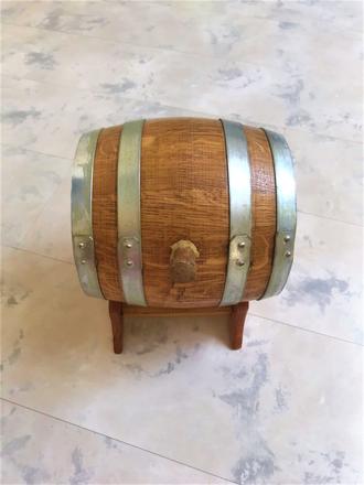 Drevený sud na liehoviny, 