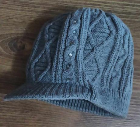 Čiapka - šiltovka zateplená, málo nosená,