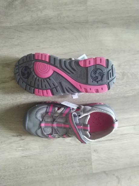 Dievčenské sandále 32 - nové, 32