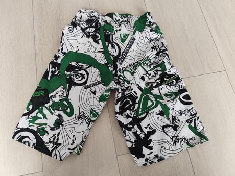 Predám kraťasy quiksilver, 