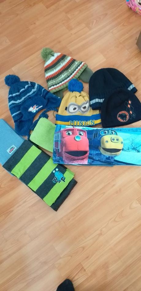 Zimné čiapky a šály, 50