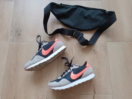 Ľadvinka a tenisky, nike,37
