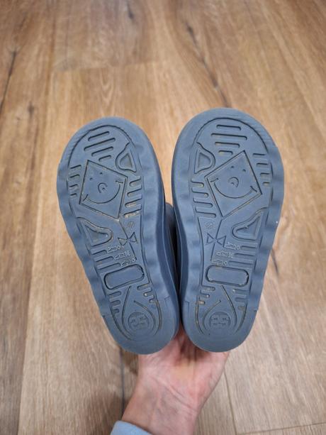 Enfant gumáky 25, en fant,25