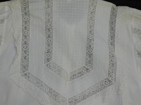 Velmi pekna vintage bluzka ku kroju, 42