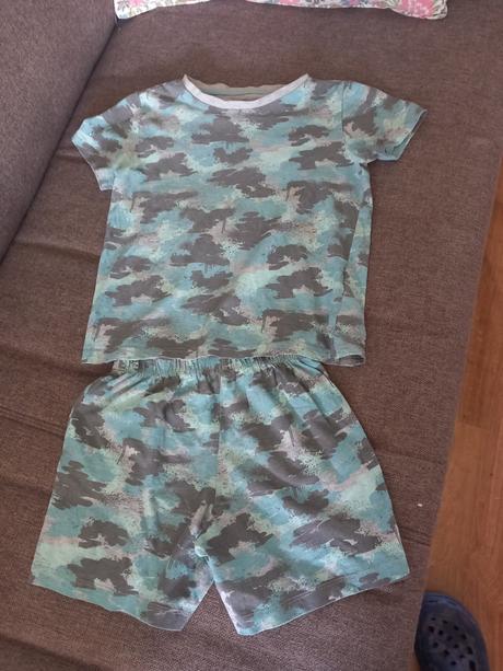 Pyžamka 3 x  letné č.128, c&a,128