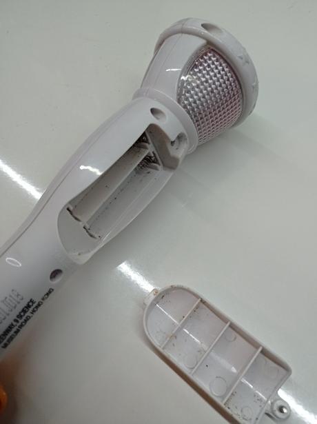 Veľký mikrofón zvukovy,