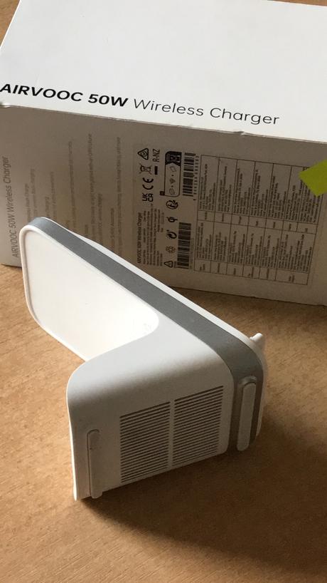 Oppo airvooc 50w wireless charger,