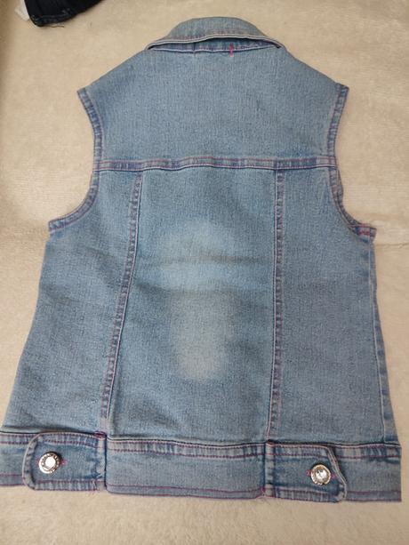 Vesta vyšívaná, 152