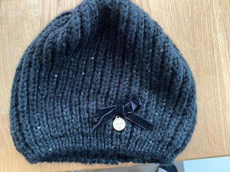 Čiapka guess nenosena, guess