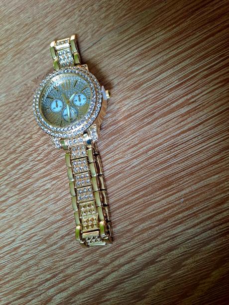 Nahrdelnik - náramok- hodinky,