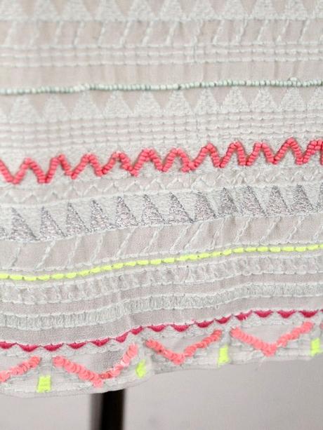 -s gorálkami výšívaný top cache cache veľ. 40, s