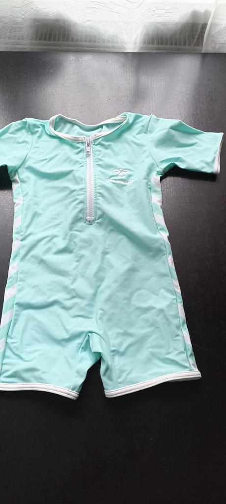 Hummel celé plavky upf 40+ veľ. 104, hummel,104