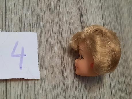 Hlavy barbie bez tela,