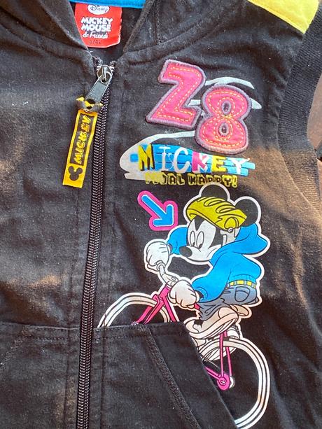 Vesta s kapucňou, disney,98