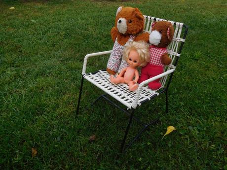 Staré detské kresielko + starší mackovia, 