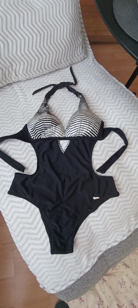 Plavky 42/44 cena 6e, 42