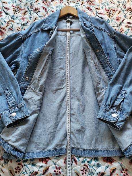 Svetlomodrá rifľová bunda, s